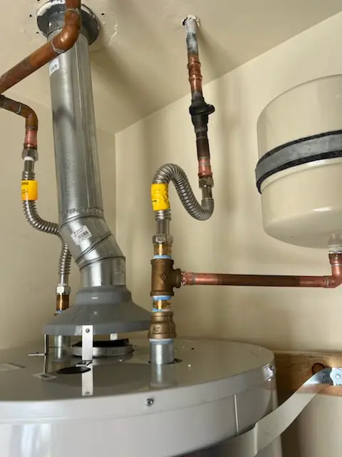 Water heater installation and plumbing repair in Marina Peninsula